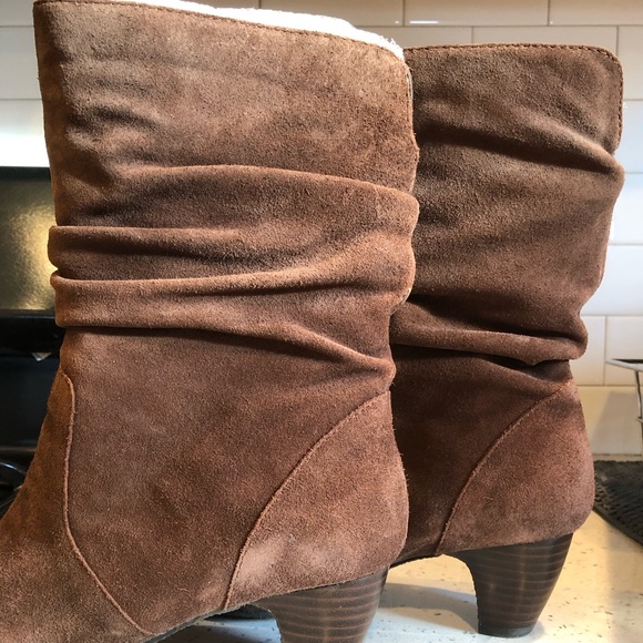 Easy Spirit Slouchy Brown Suede Boots Size 8.5 W - Picture 2 of 6